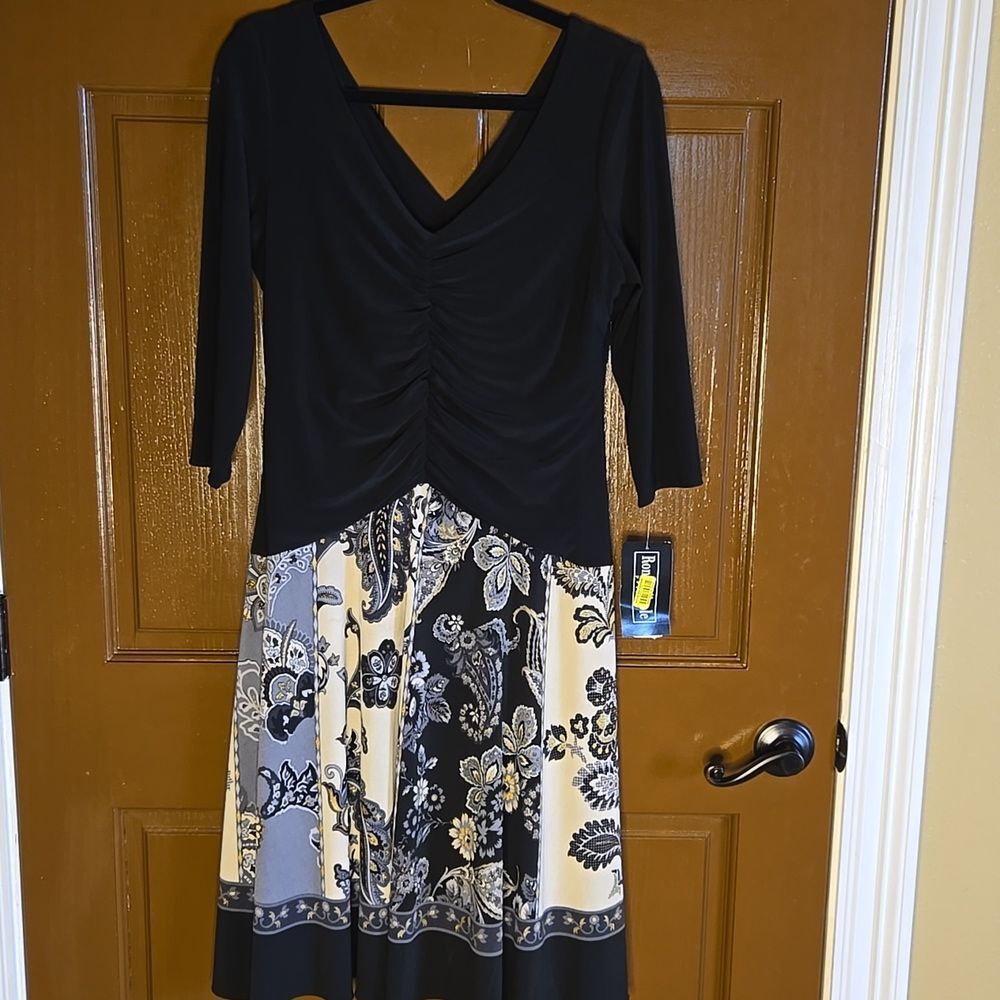 Ronni & Nicole-Black V neck dress with cream,blk,gray floral skirt Sz 14P NWT.